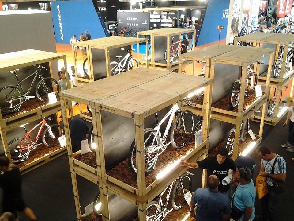 Embalaje utilizado como expositor- Feria Unibike 2015 para MMR Bikes
